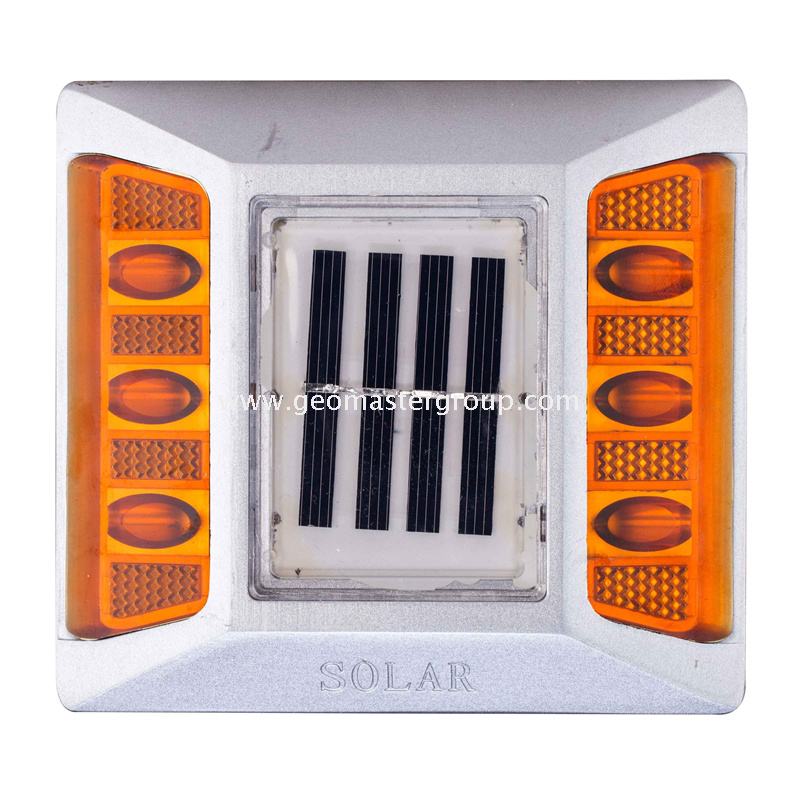 Stud de carretera solar