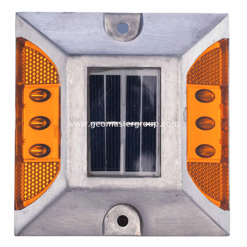 Stud de carretera solar