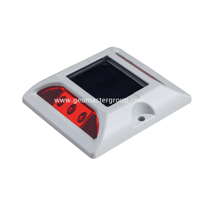 Stud de carretera solar